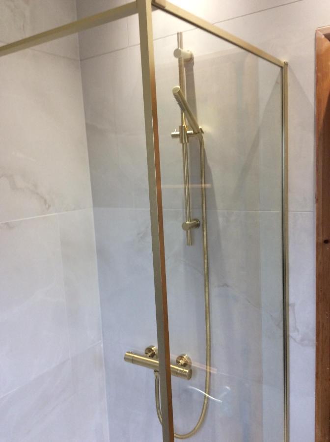 2 Bedroom Furnished Apartment In A Rural Position Stone  Luaran gambar